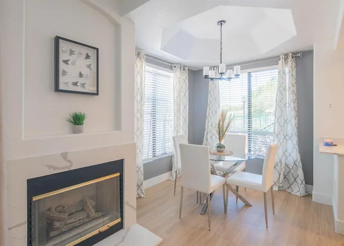 Walk To Kierland Golf! Remodeled 2Br Luxury Suite *