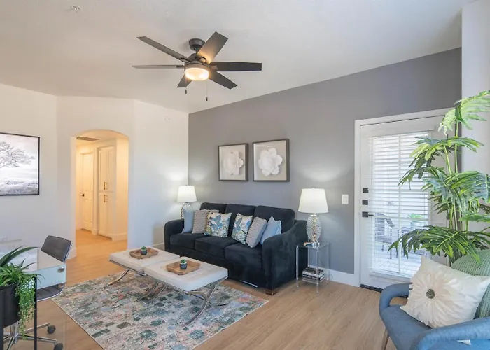 Walk To Kierland Golf! Remodeled 2Br Luxury Suite * Scottsdale