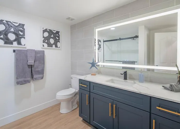 Apartment Walk To Kierland Golf! Remodeled 2Br Luxury Suite