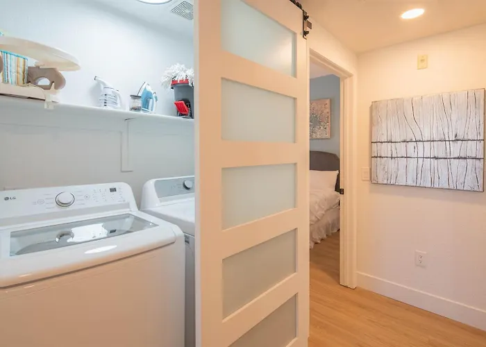 Apartment Walk To Kierland Golf! Remodeled 2Br Luxury Suite